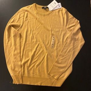 Uniqlo sweater